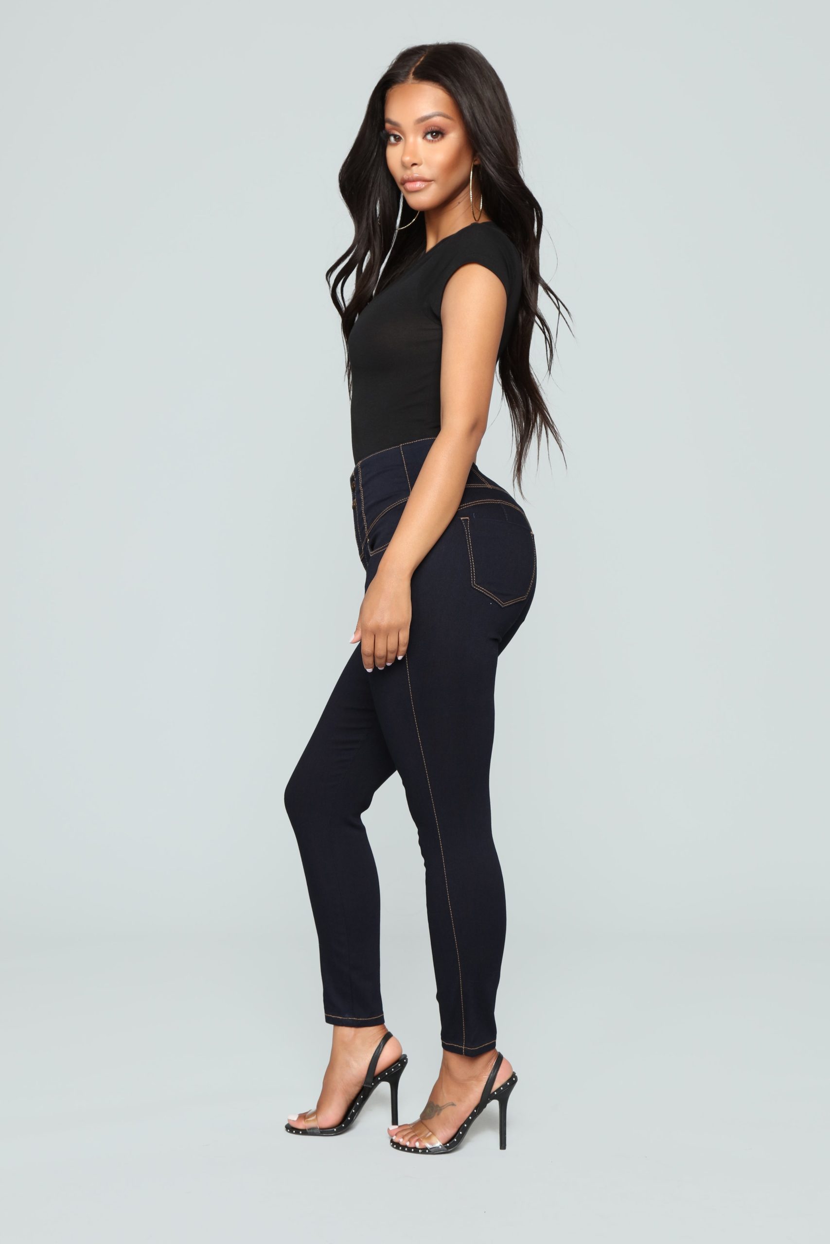 06-26-18_Studio_2_11382HBF8_DarkDenim_267611-59_AM_AG_c27876fb-22e2-4c30-982f-8369b1800517.jpg