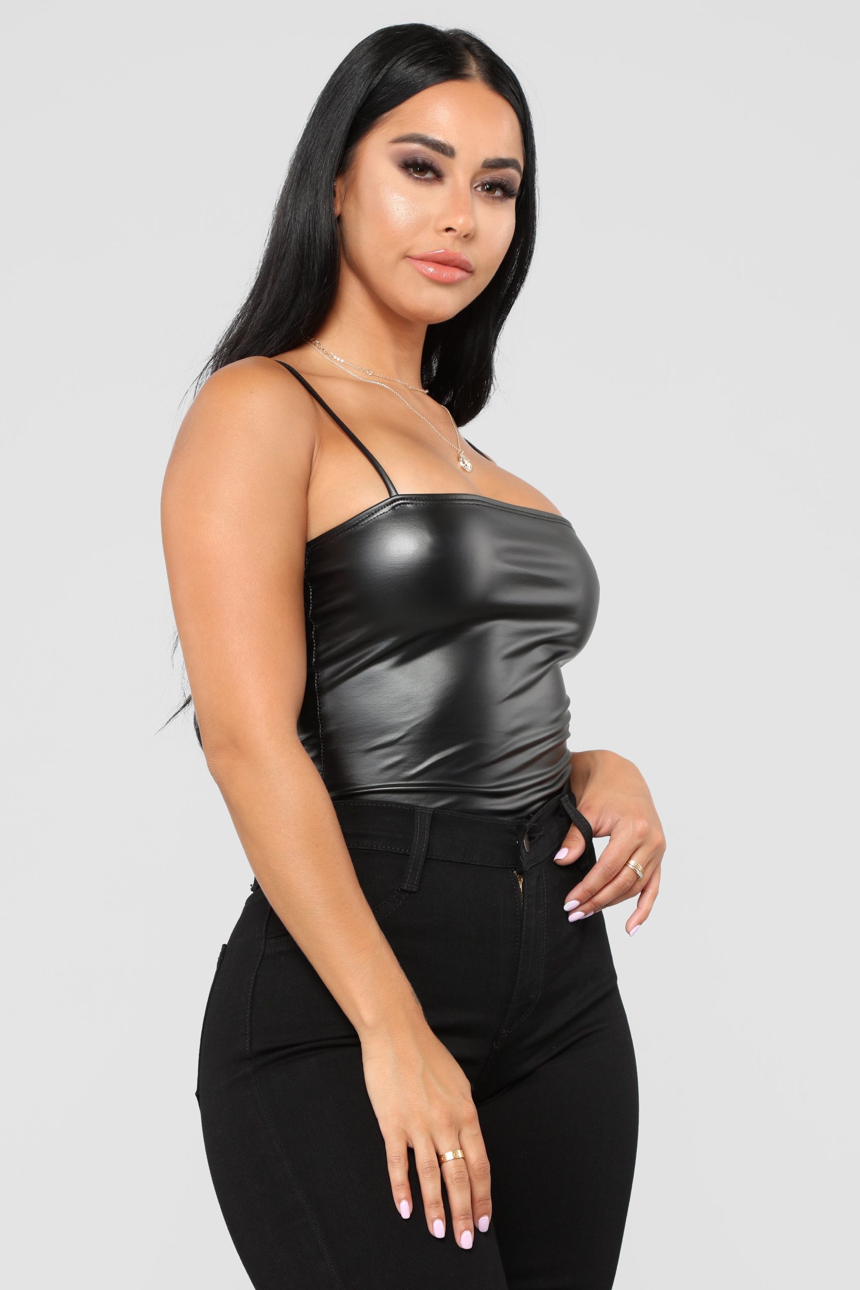 07-23-18_Studio_2_13-48-22_B1195_Black0551_AG.jpg