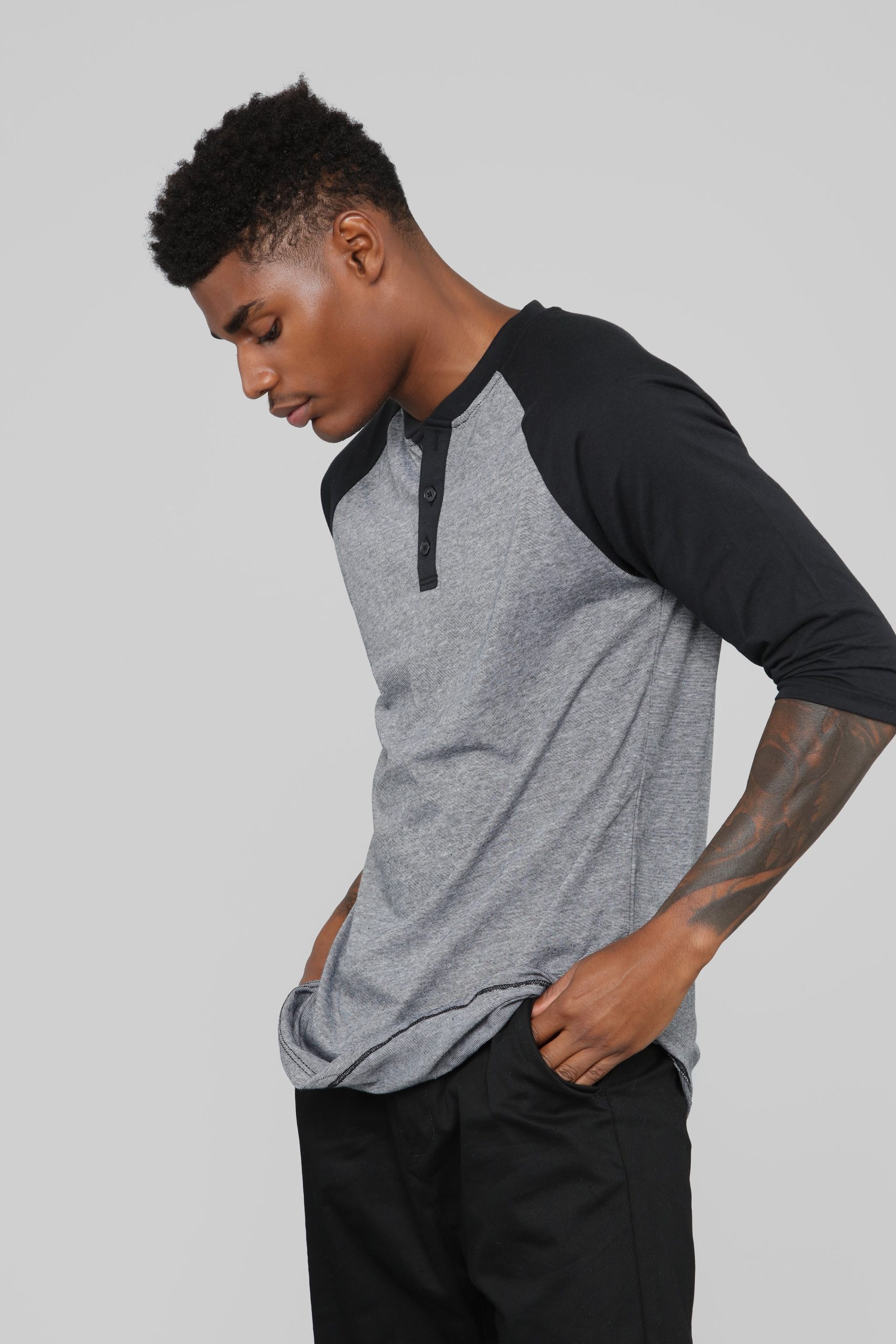 07-25-18_Studio_3_11-01-23_KYR69641RTIL_Black_Grey_1245_AJ.jpg