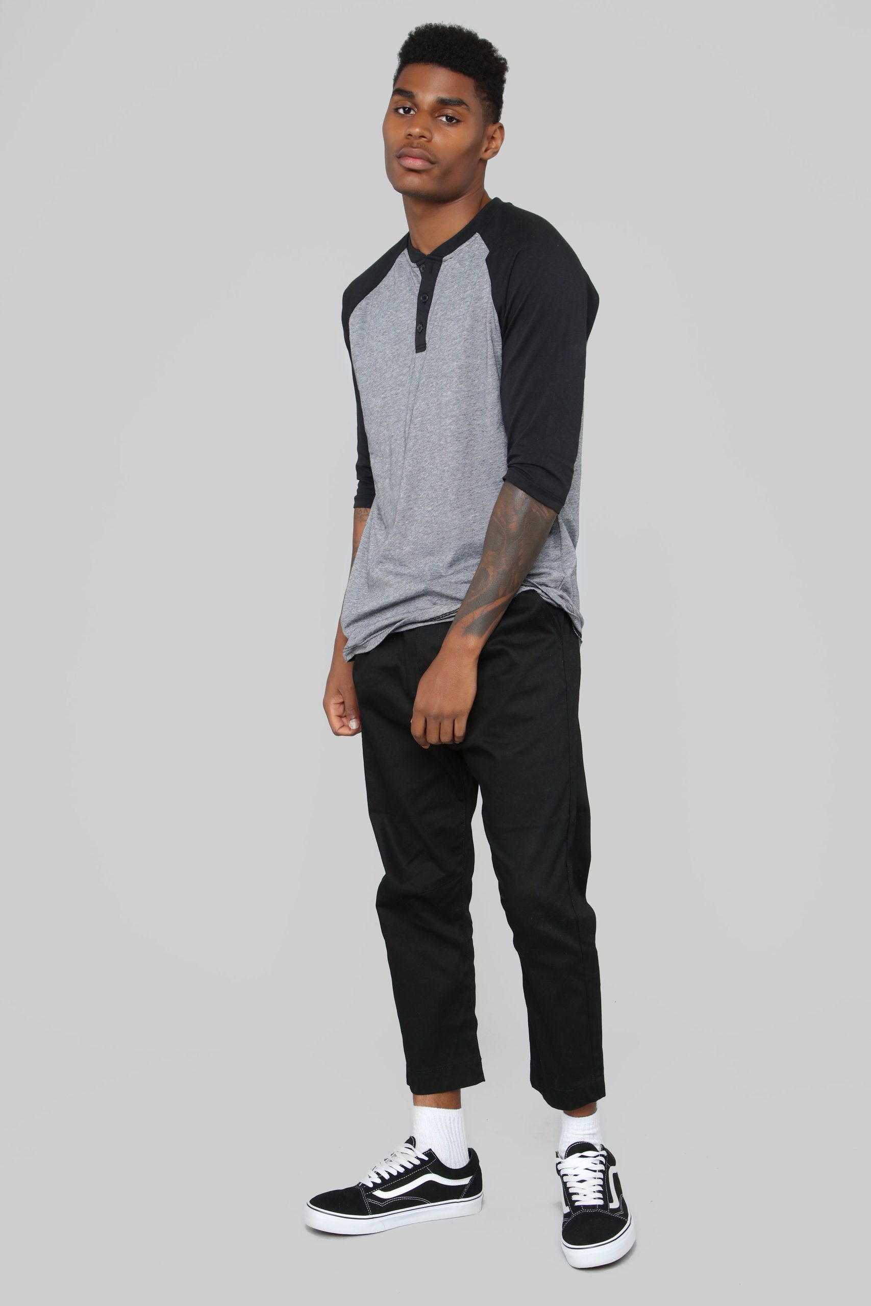 07-25-18_Studio_3_11-01-29_KYR69641RTIL_Black_Grey_1249_AJ.jpg