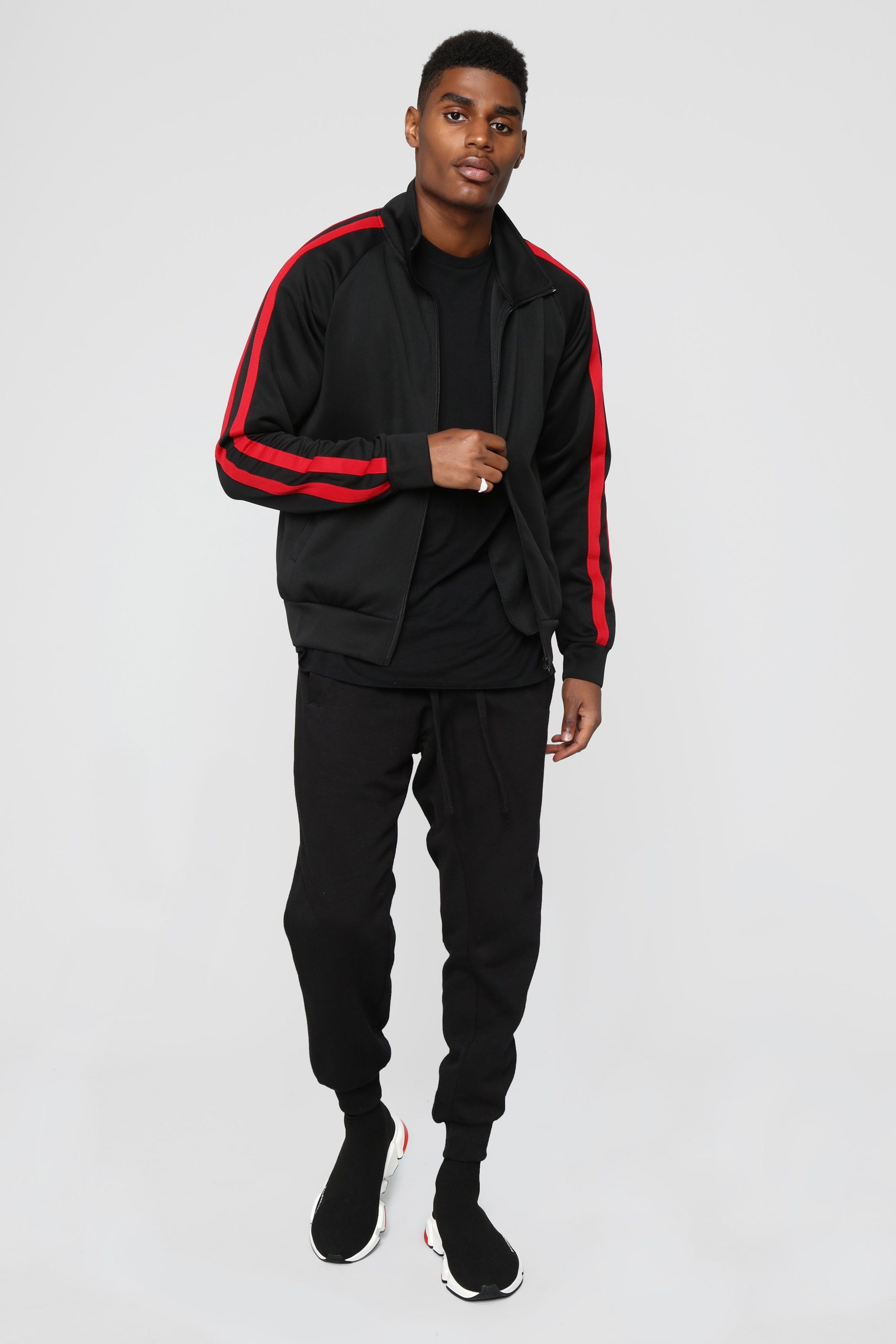 10-04-18_Studio_3_13-39-38_NMAWT10118_BlackRed_0535_AJ.jpg