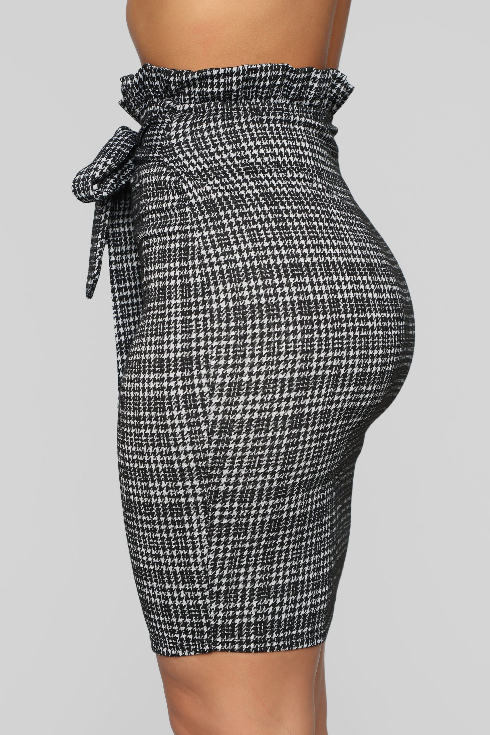 11-19-18_Studio_1_15-09-03_S1571_BlackWhite_0303_DM.jpg