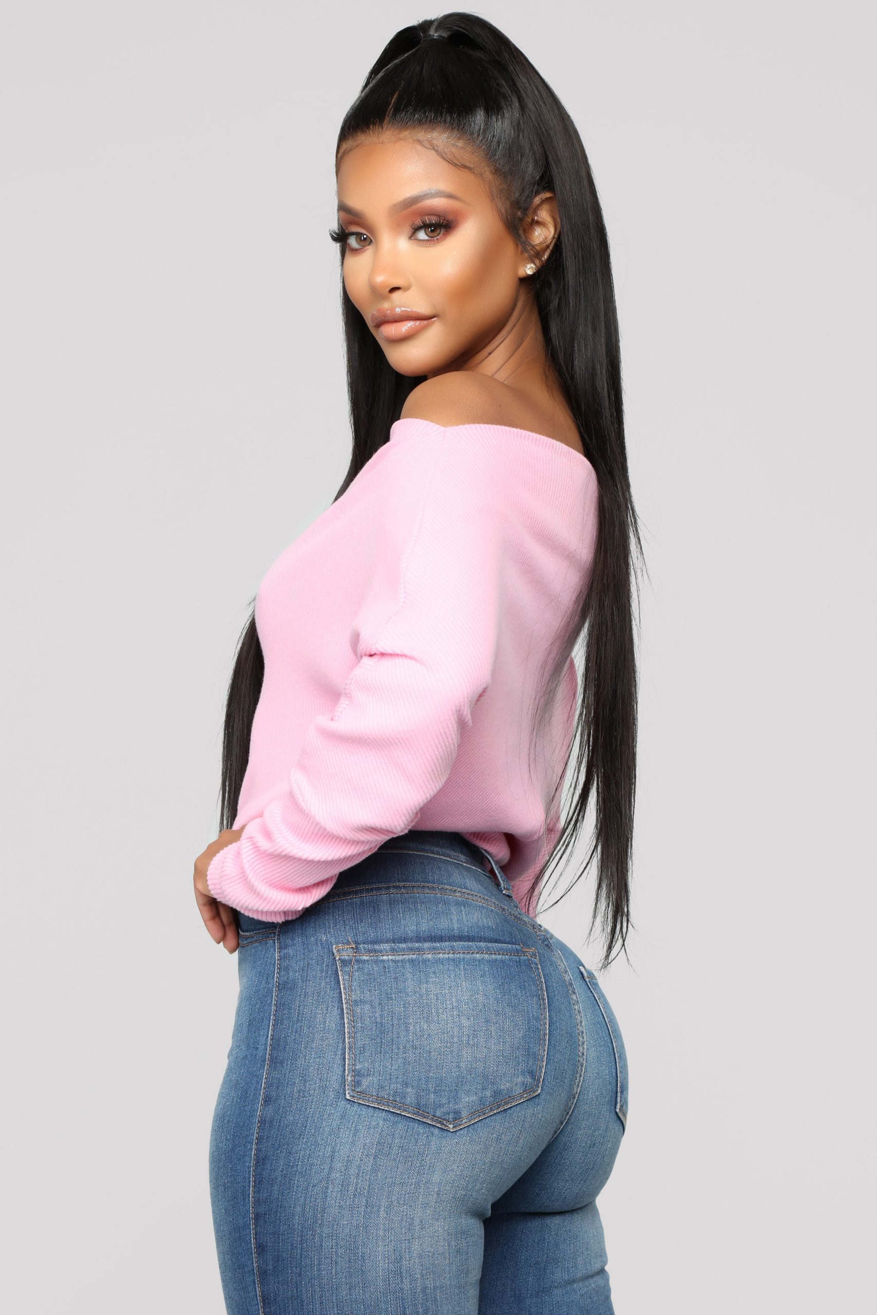 11-23-18_Studio_2_10-18-37_T16740_Pink_0661_AJ.jpg
